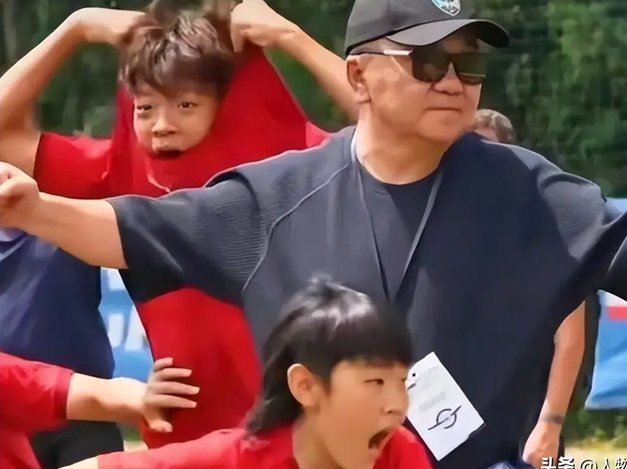传统青训 vs 网络无脑黑：小将成长何处寻？