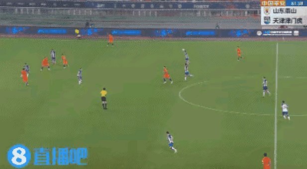 中超-肯帕努破门哈达斯进球被吹 铜梁龙1-0津门虎