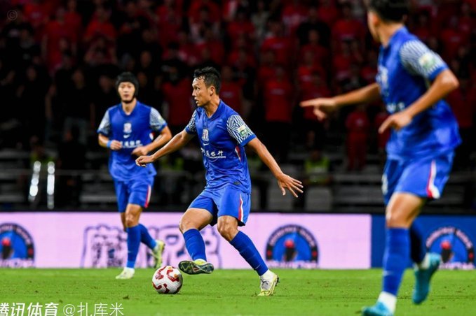 杨明洋破门9分钟成都蓉城VAR点球改判海牛1-1蓉城