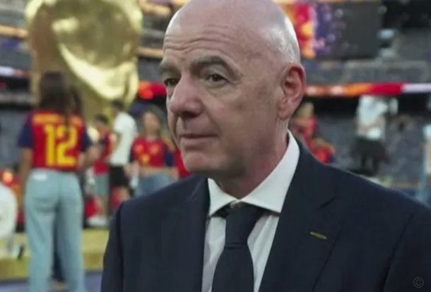 FIFA内部称因凡蒂诺正不惜代价保住位置，西班牙恐被牺牲