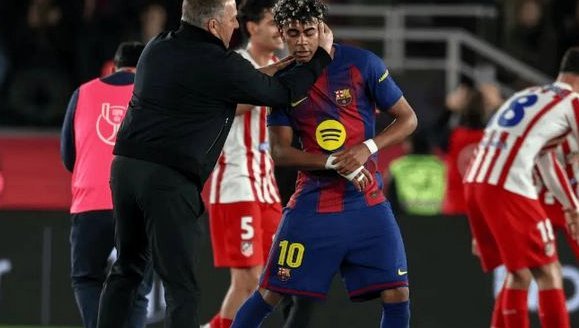 西甲：巴萨2-0毕包，拉菲尼亚、费尔明破门，亚马尔中框