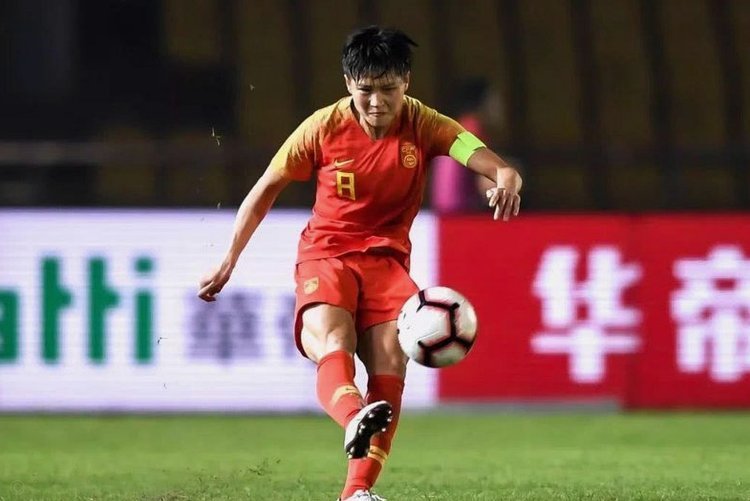 中国女足vs朝鲜首发：王霜领衔，陈巧珠出战，王妍雯替补