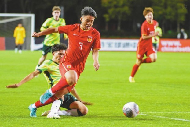 中国U16男足2-0卡塔尔队 取得U17海湾杯“开门红”